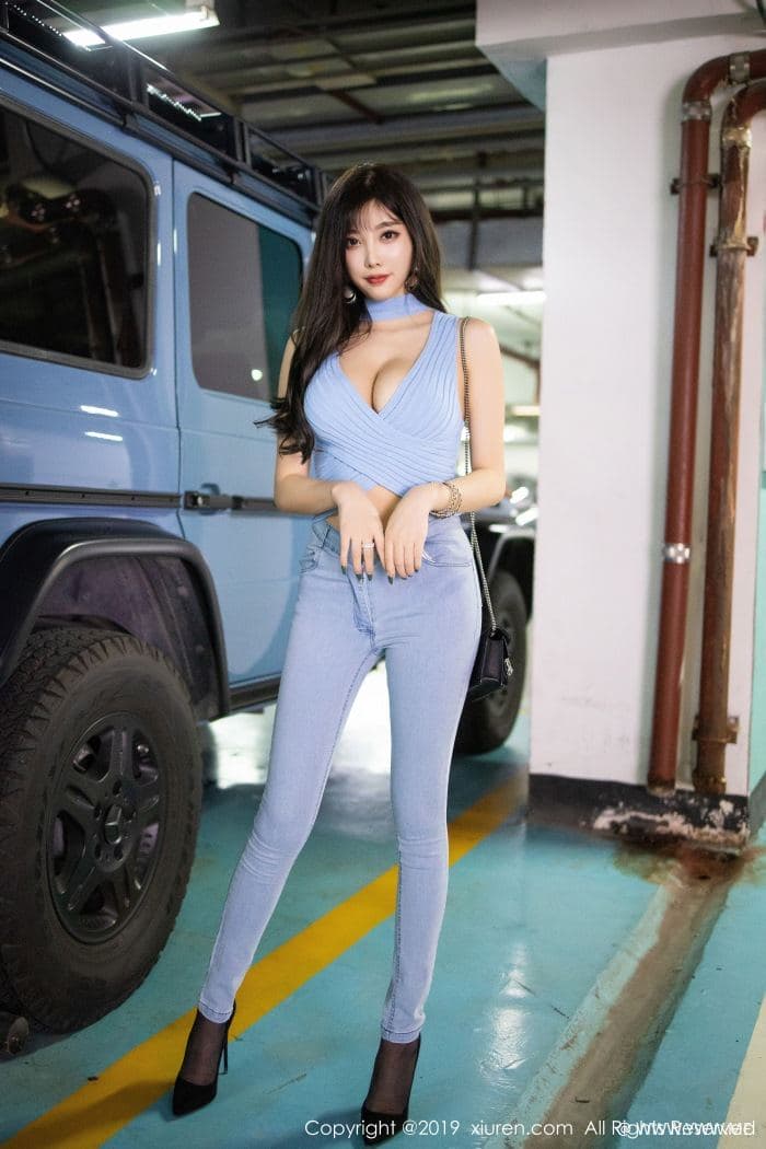 [XiuRen秀人网] 2019.11.27 No.1810 杨晨晨sugar 美腿 翘臀