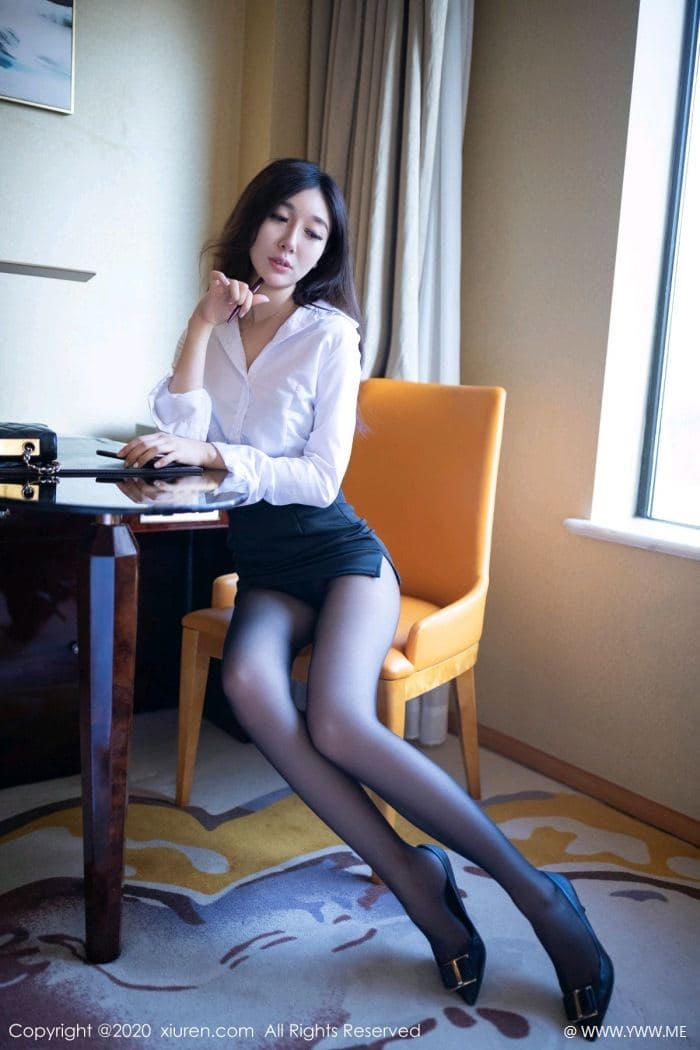 [XiuRen秀人网] 2020.01.15 No.1933 伊思思 新人 美腿-像素点